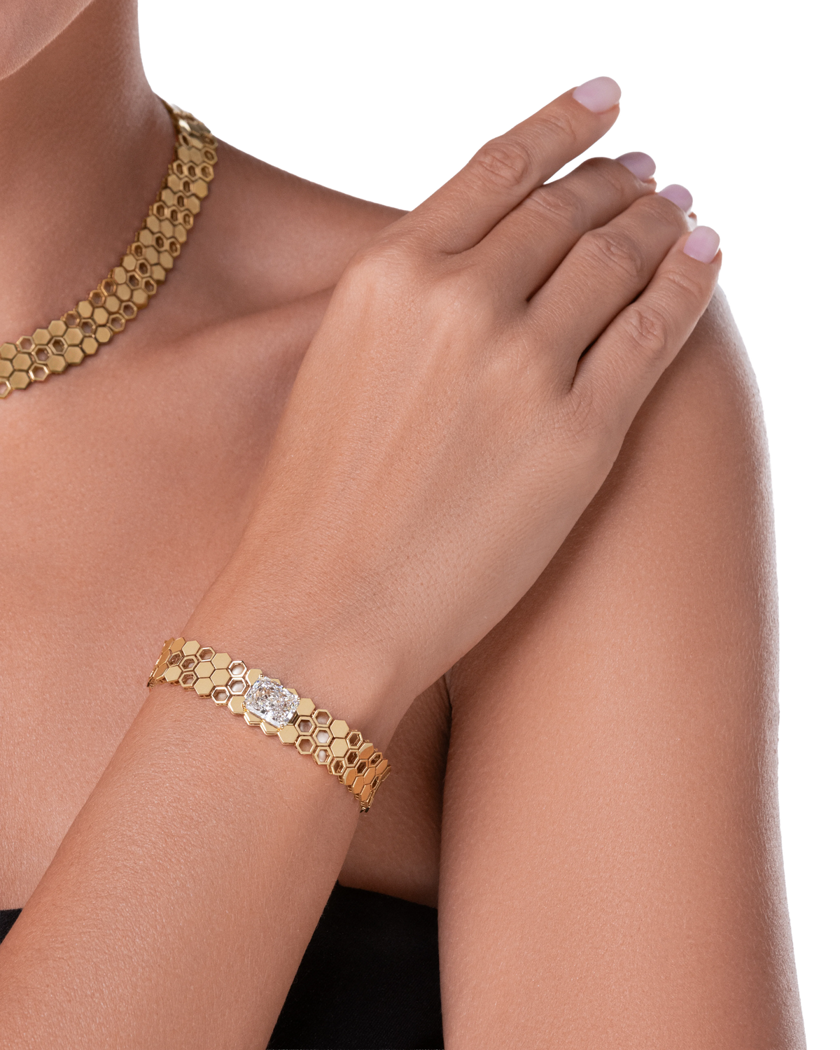 Model wearing Just Bee Bracelet in 18K yellow gold with Lab Grown Diamond #Metal_Yellow Gold #Choose your configuration_With Lab-grown Diamond